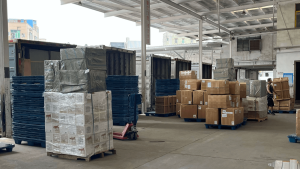 Warehouse for storing packages